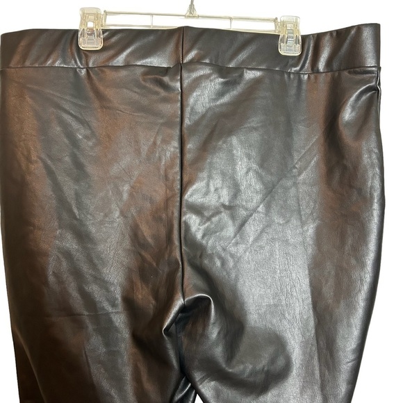 Torrid Full Length Signature Waist Black Faux Leather Legging Sz.3/3x/22-24 - Picture 7 of 11